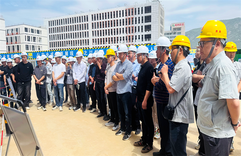 2025年4月17日，由莆田市涵江区住房和城乡建设局主办、d88尊龙z6三建承办的钢筋安装工程质量防控现场交流会在联东U谷·涵江海峡智造产业谷一期成功召开。